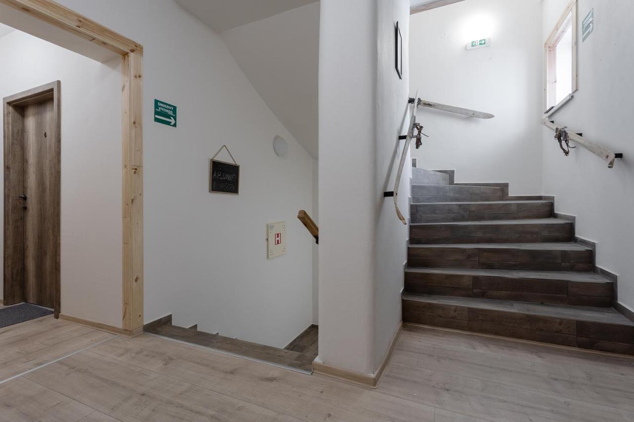 Vlevo Dole Koko Apartment By Sprava Ubytka 捷克布杰约维采 外观 照片
